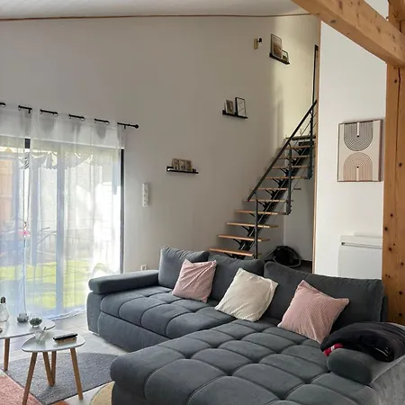 Unique Quiet House Near بيت للعطل